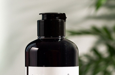 تاسیس در سال 2005، دارای 13000 متر مربع ساختمان کارخانه استاندارد، مجموعه ای از تحقیق و توسعه، تولید و فروش در یکی از شرکت های مواد بسته بندی لوازم آرایشی و بهداشتی است.